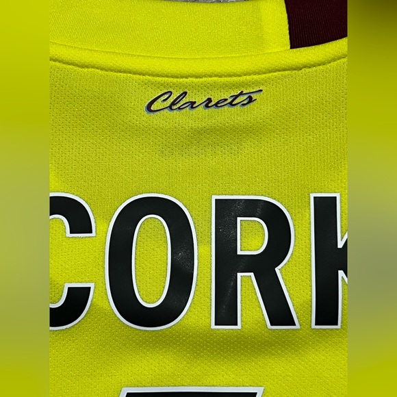 Umbro Burnley FC men’s Away soccer Jersey 2023/24 CORK #4 yellow maroon size XL - Picture 15 of 16